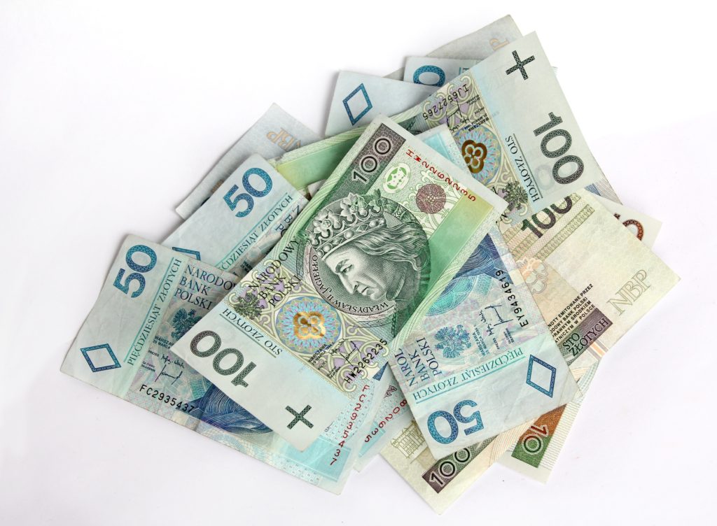 100-bank-notes-bills